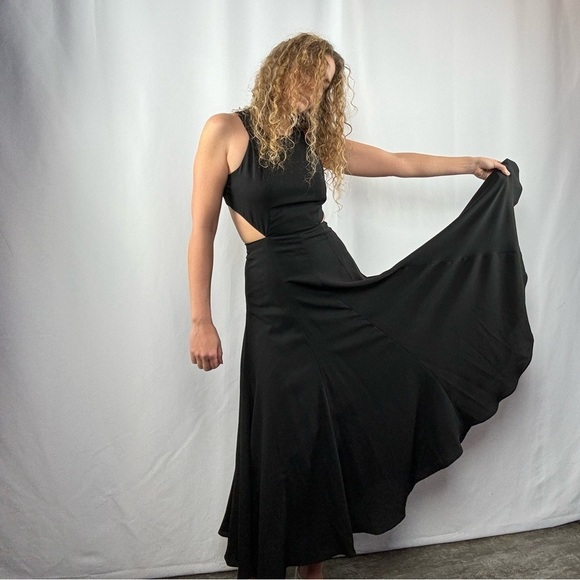 Lulus Open Back Sleevelss Flowing Midi Dress in Black Size‎ Small - Picture 10 of 10